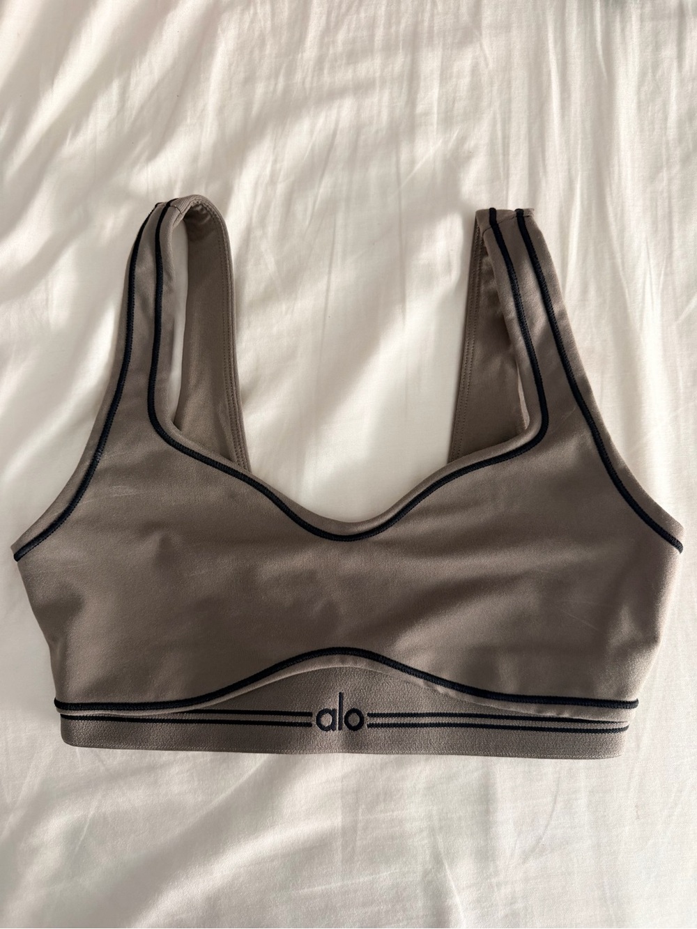 Alo yoga taupe heart throb sports bra Xs